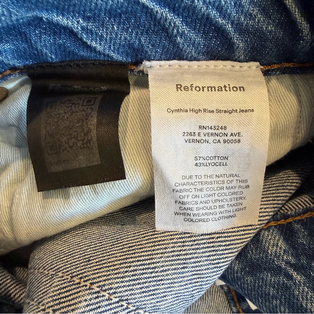 REFORMATION Cynthia High Rise straight jeans - Picture 6 of 6